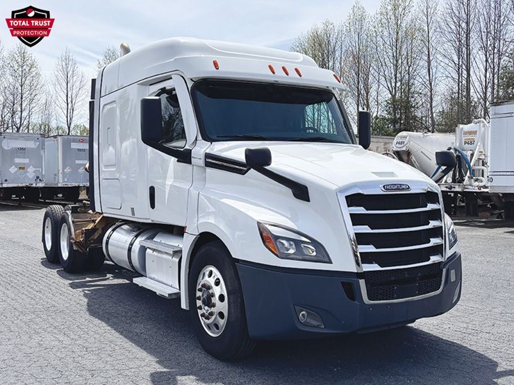 2022-freightliner-cascadia-126-image-2