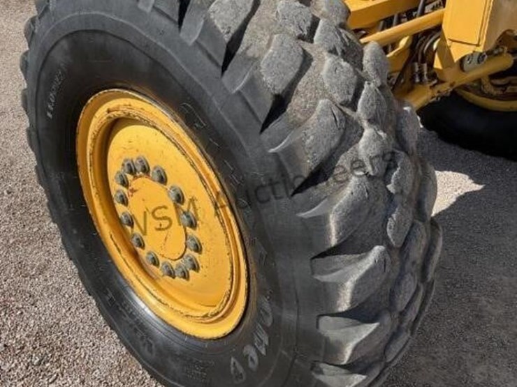 2011-deere-672g-image-10