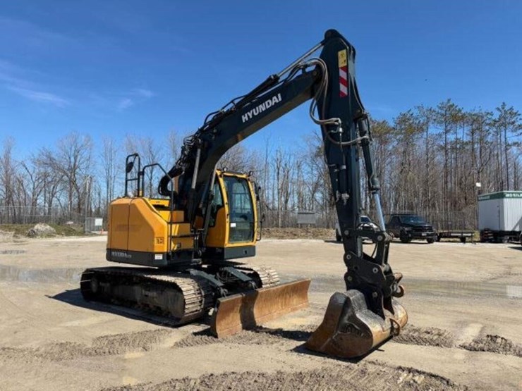 2023-hyundai-hx130a-lcr-image-2