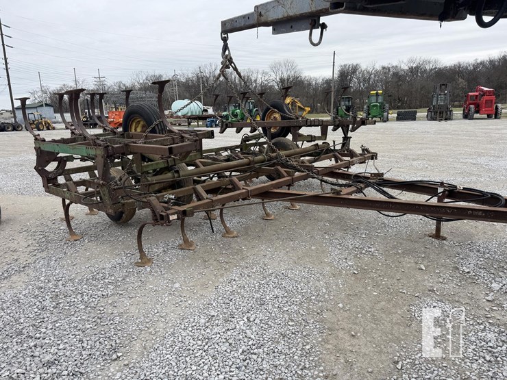 john-deere-1010-image-3