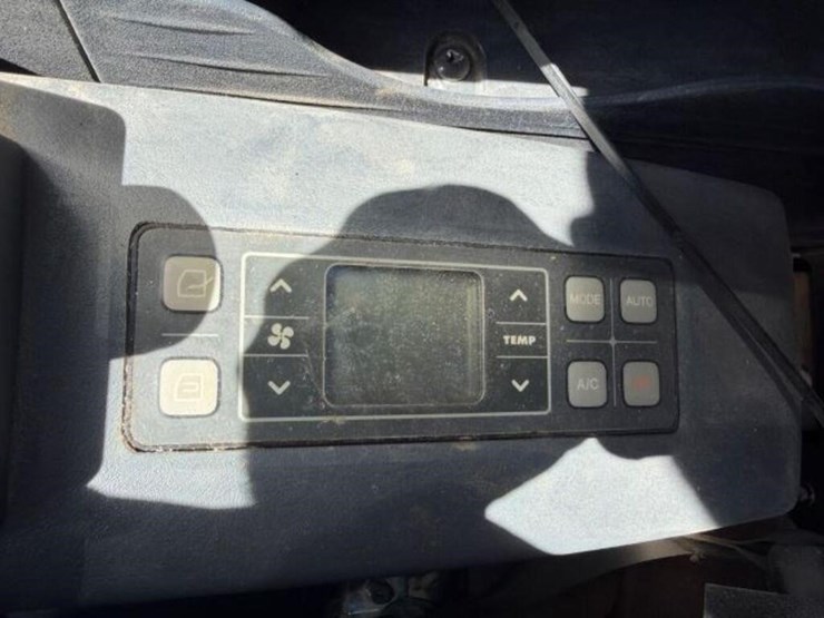 2023-hyundai-hx130a-lcr-image-17