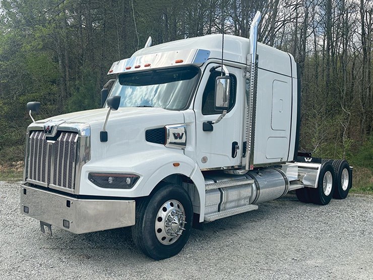 2024-western-star-49x-image-1