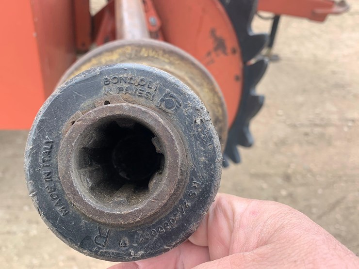 hesston-560-image-13