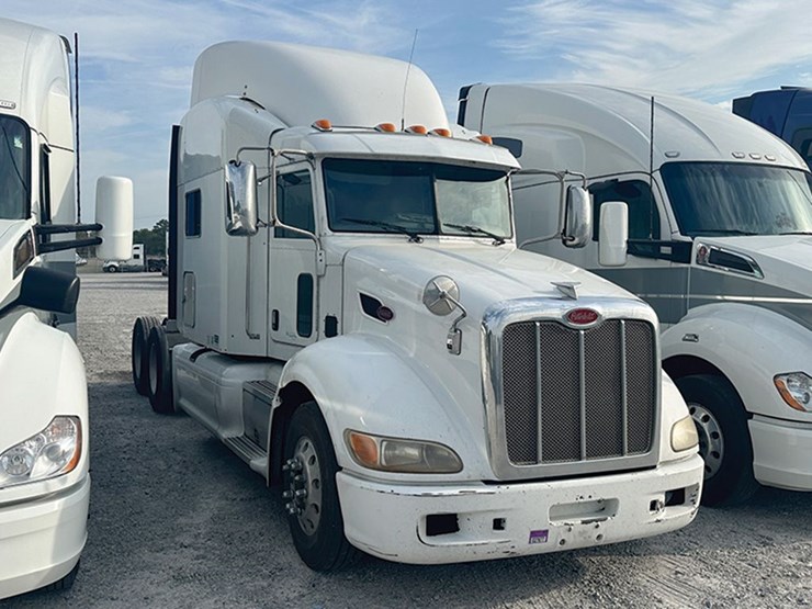 2012-peterbilt-386-image-1