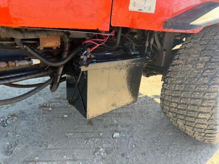 kubota-f2690-image-30