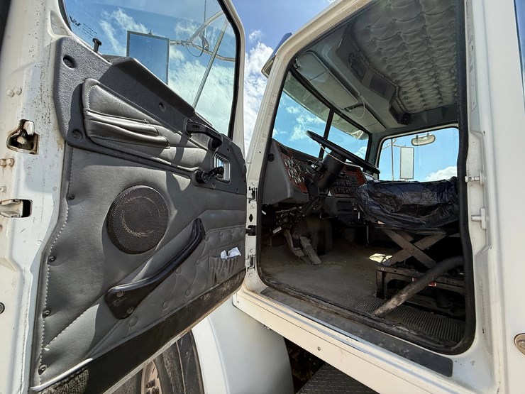 2009-western-star-4900-image-18