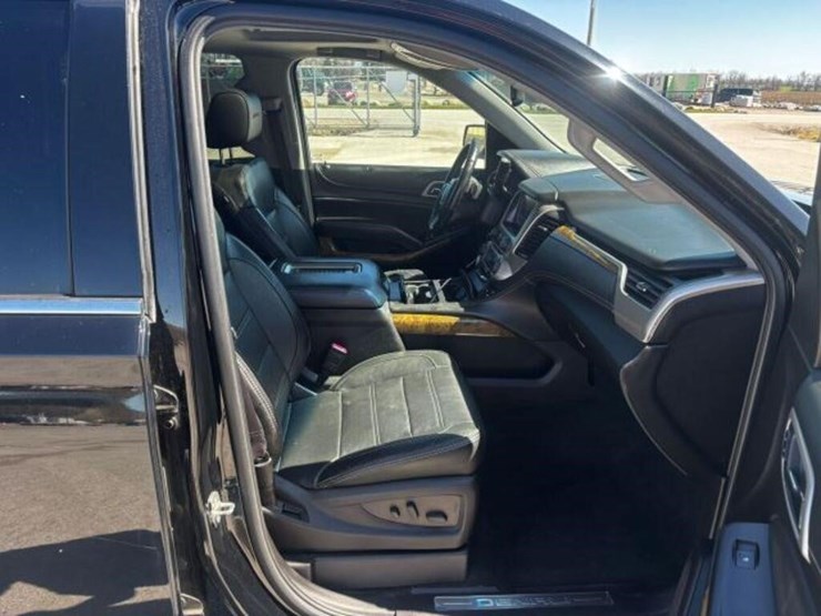 2016-gmc-yukon-denali-image-41