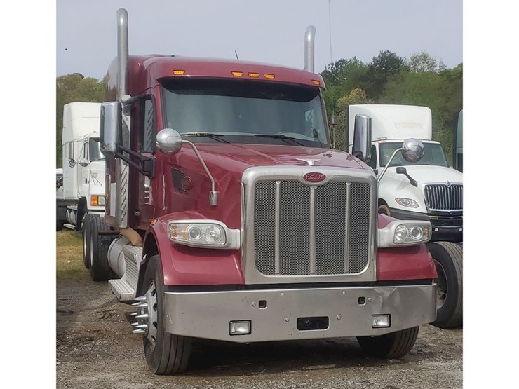 2018-peterbilt-567-image-1