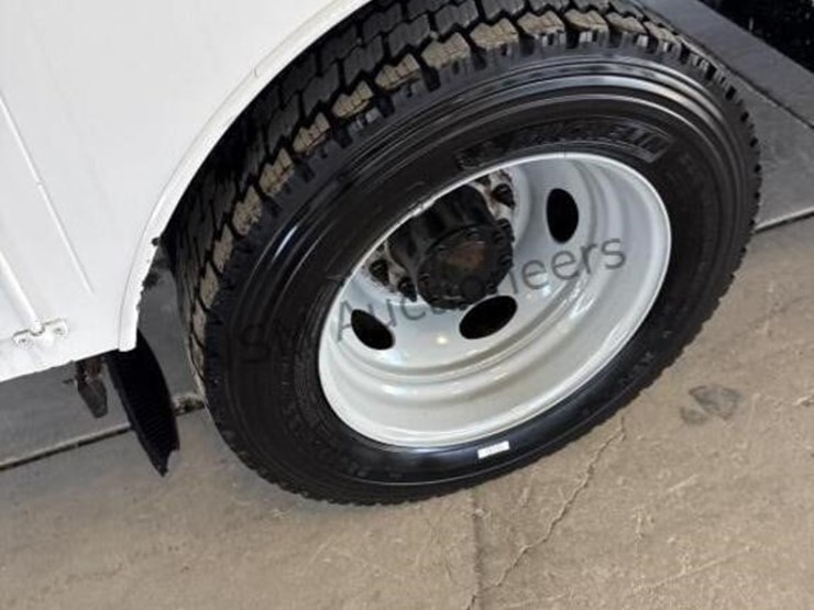 2014-ford-f550-image-9