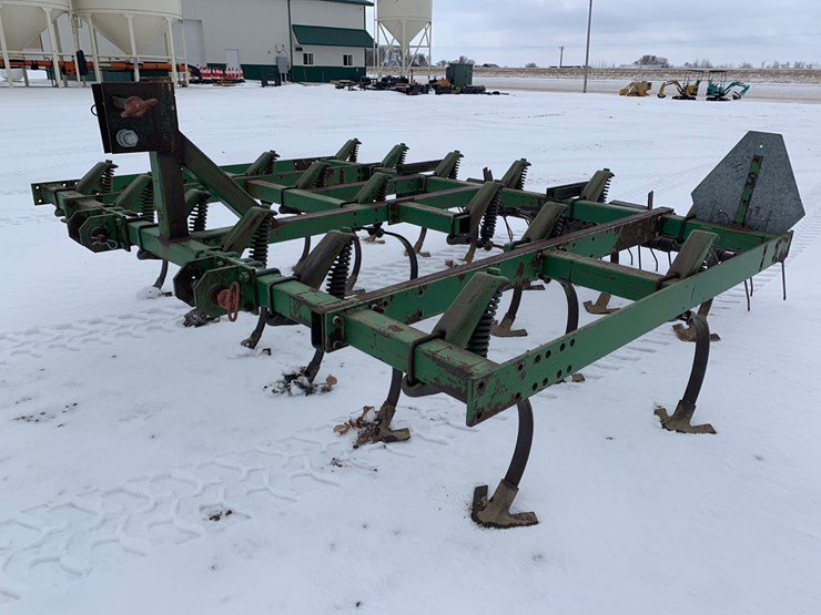 john-deere-1000-cultivator-image-1