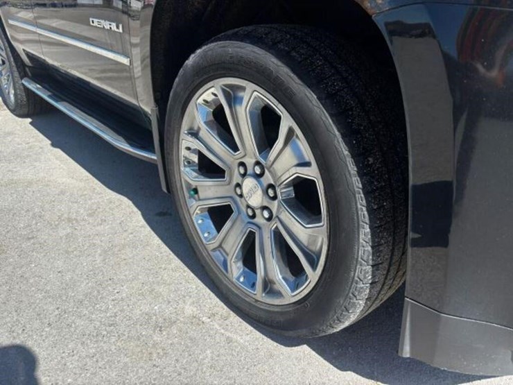 2016-gmc-yukon-denali-image-100