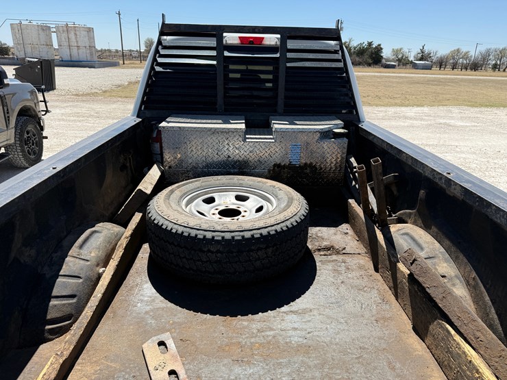 2023-ford-f250-image-8