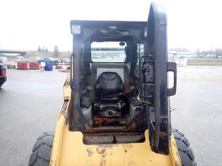 2010-caterpillar-232b-image-10