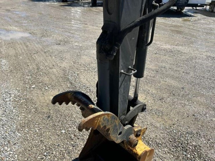 2019-deere-17g-image-25