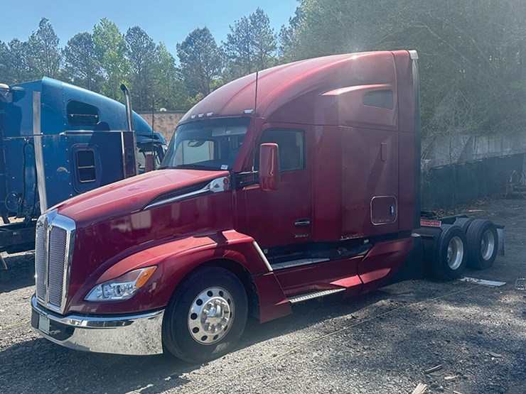2023-kenworth-t680-image-2