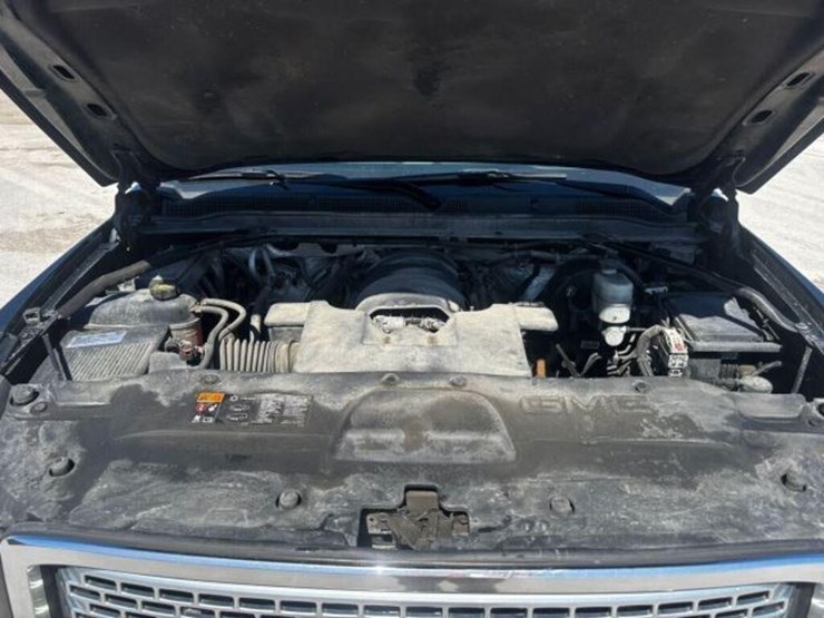 2016-gmc-yukon-denali-image-95