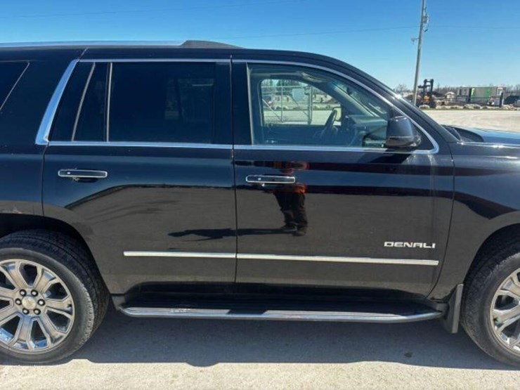 2016-gmc-yukon-denali-image-76