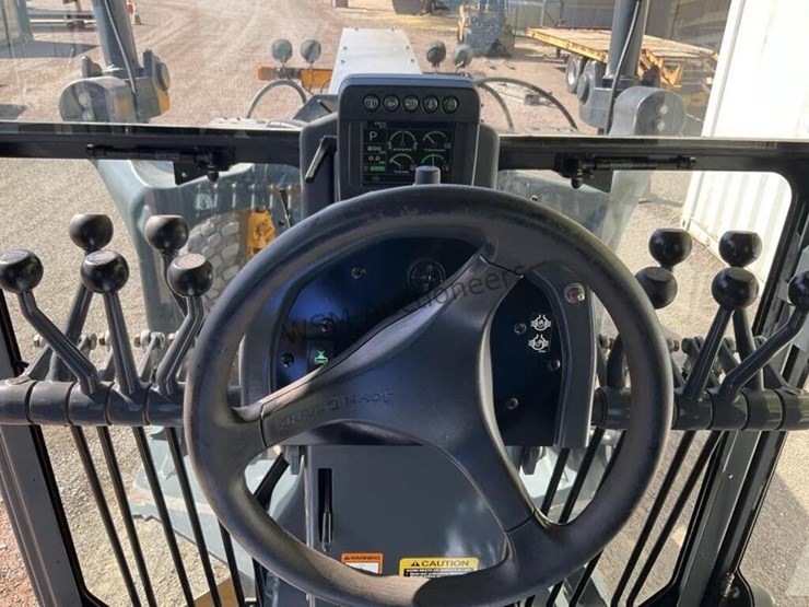 2011-deere-672g-image-24