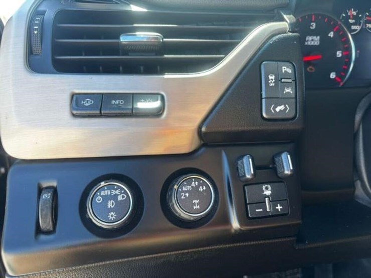 2016-gmc-yukon-denali-image-23