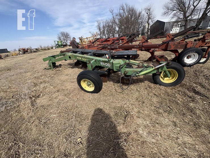 john-deere-2600-image-1