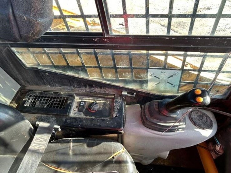 2009-caterpillar-232b2-image-12