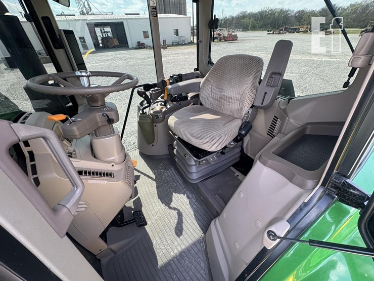 2023-john-deere-6120m-image-15