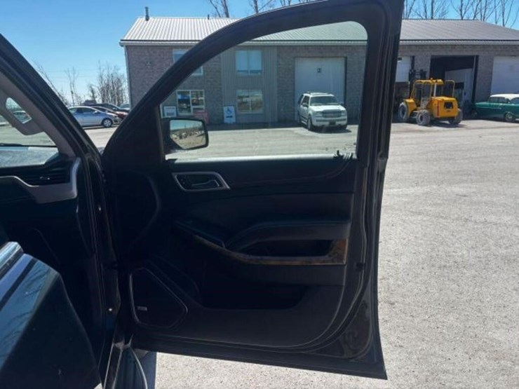 2016-gmc-yukon-denali-image-38