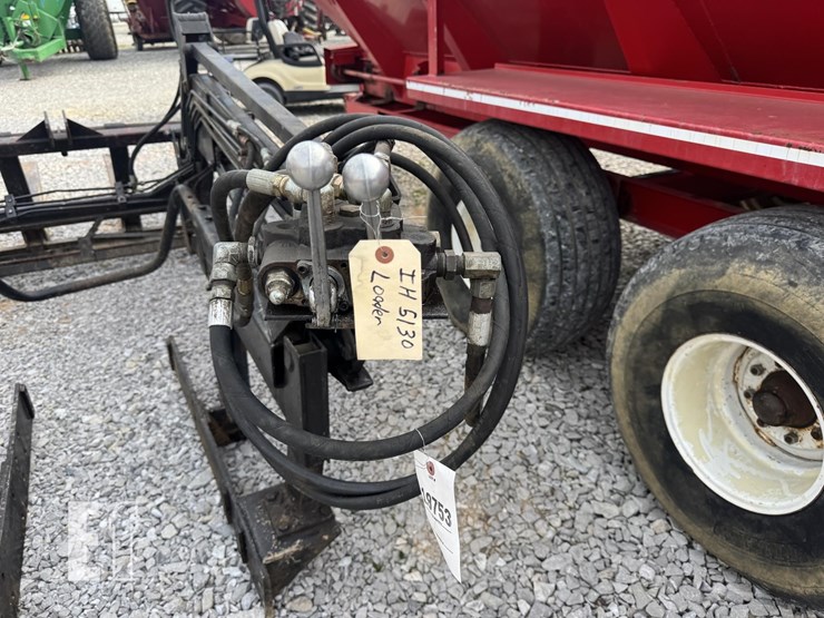 case-ih-5130-image-6