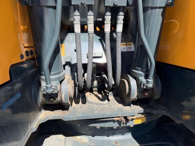 2023-hyundai-hx130a-lcr-image-42