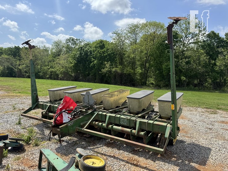 john-deere-7000-image-1