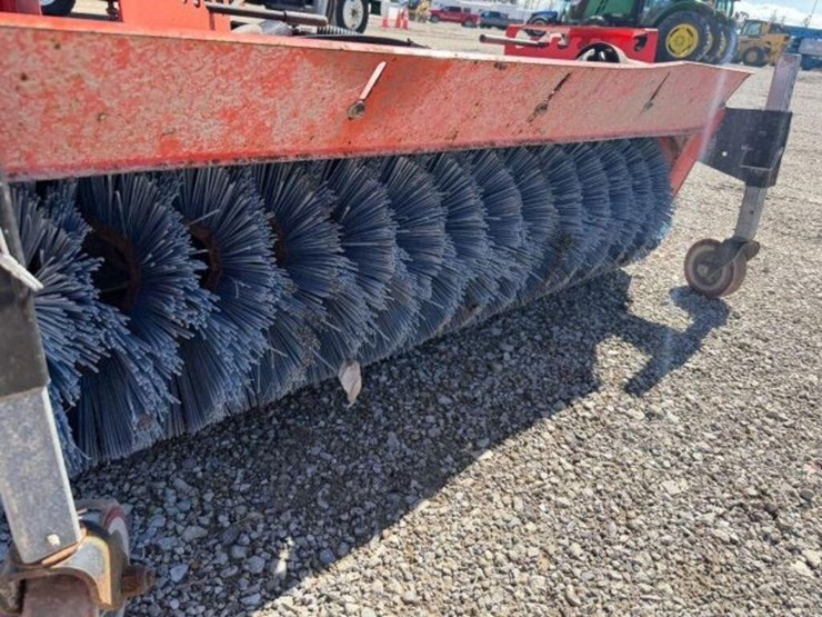 kubota-f2690-image-45