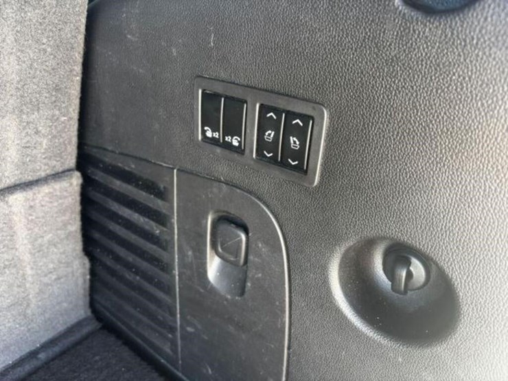 2016-gmc-yukon-denali-image-64