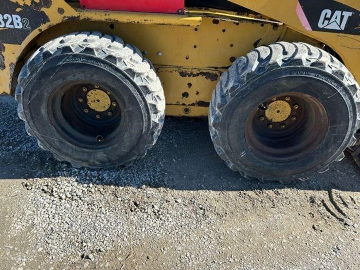 2009-caterpillar-232b2-image-41