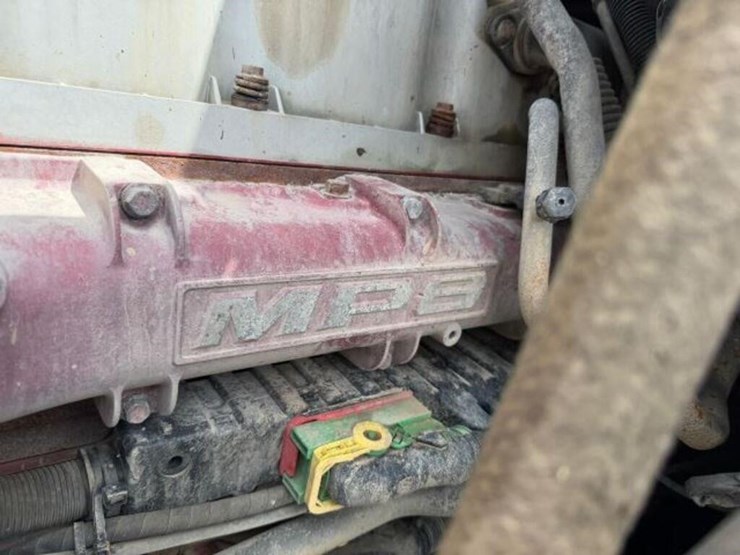 2011-mack-granite-gu813-image-43