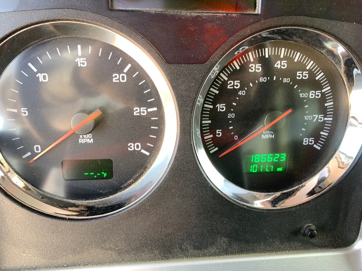 2024-kenworth-t800-image-18