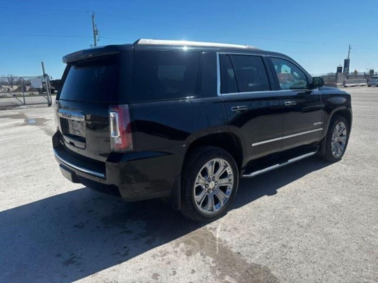 2016-gmc-yukon-denali-image-8