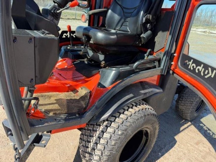 kubota-f2690-image-17