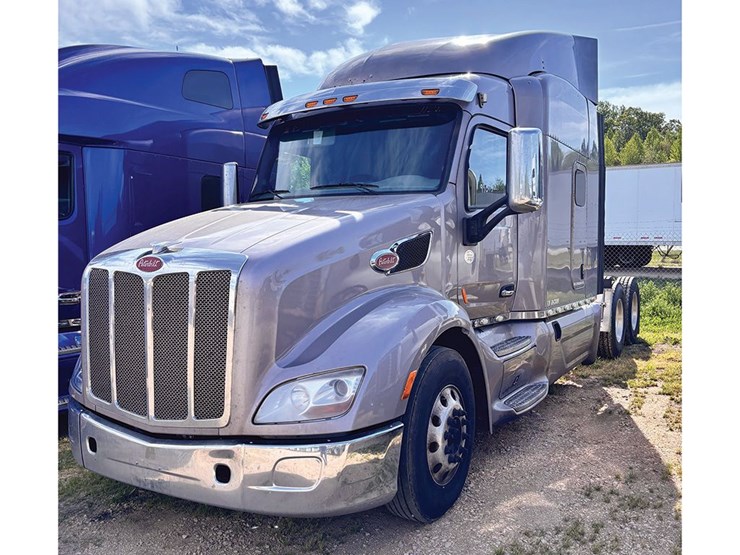 2018-peterbilt-579-image-1