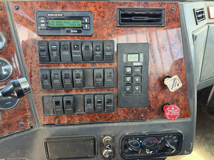 2009-western-star-4900-image-22