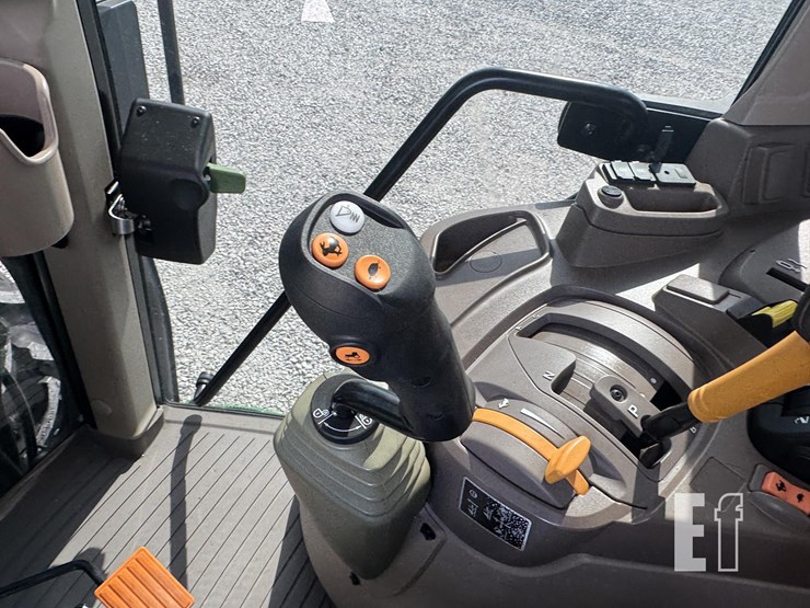 2023-john-deere-6120m-image-23