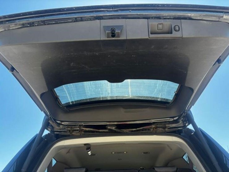 2016-gmc-yukon-denali-image-67