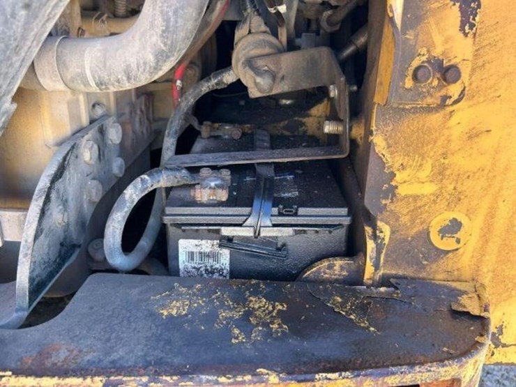 2009-caterpillar-232b2-image-20