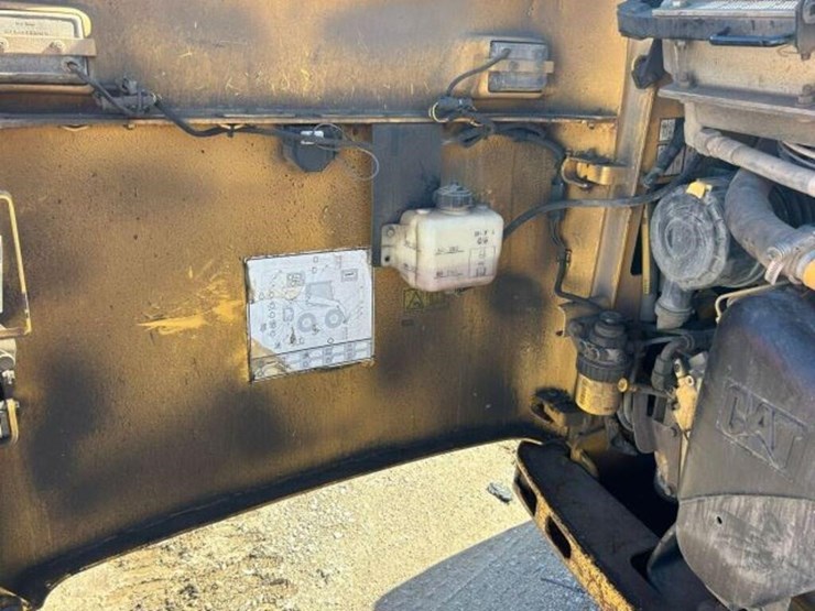 2009-caterpillar-232b2-image-21