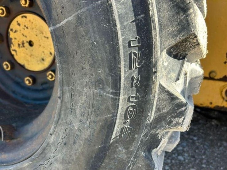 2009-caterpillar-232b2-image-45