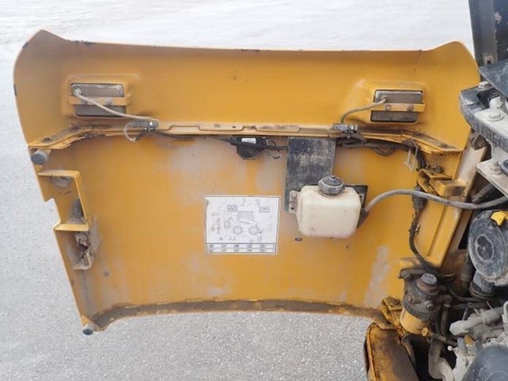 2010-caterpillar-232b-image-36