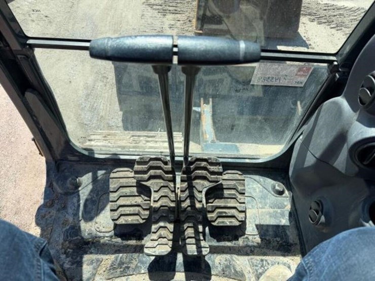 2023-hyundai-hx130a-lcr-image-18