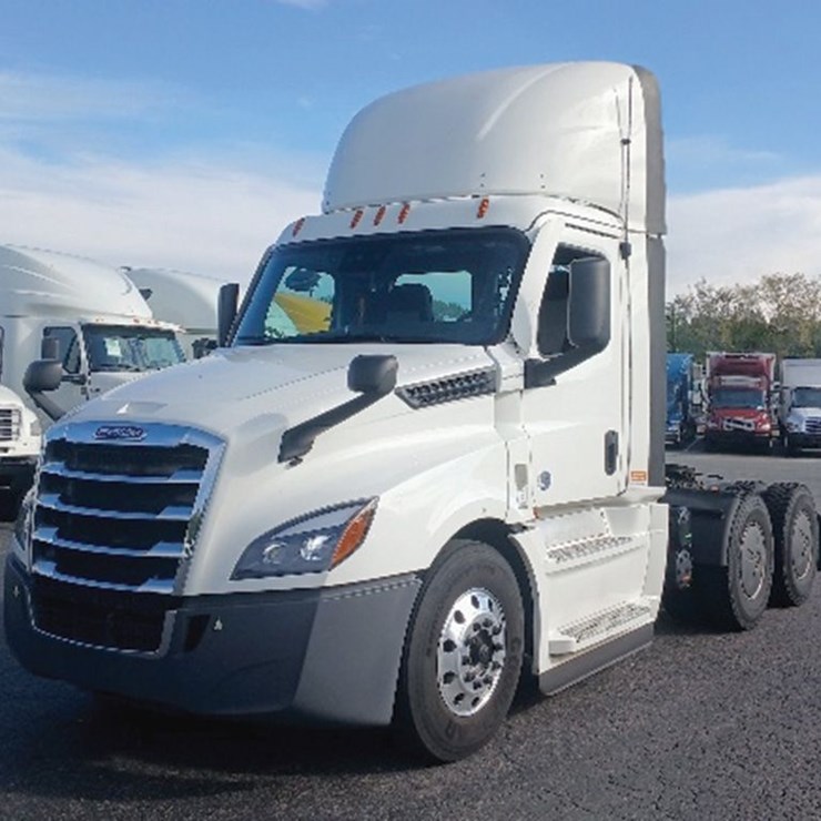 2020 FREIGHTLINER CASCADIA 126