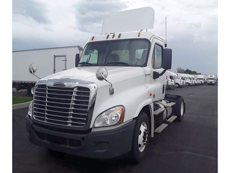 2018-freightliner-cascadia-125-image-1