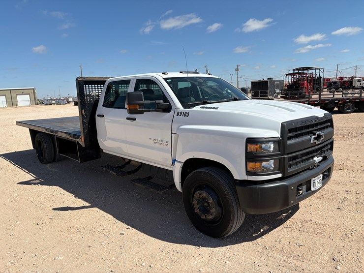 2022-chevrolet-silverado-6500hd-image-3