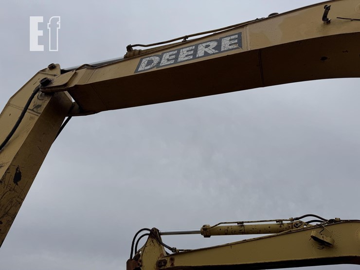 deere-230-lc-image-30